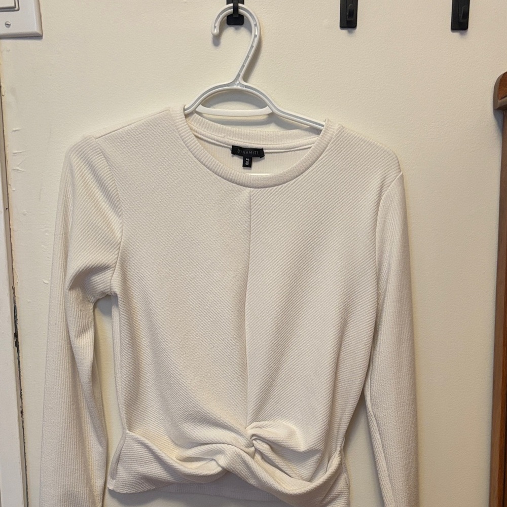 Dynamite Cream Long Sleeve Twist Tee